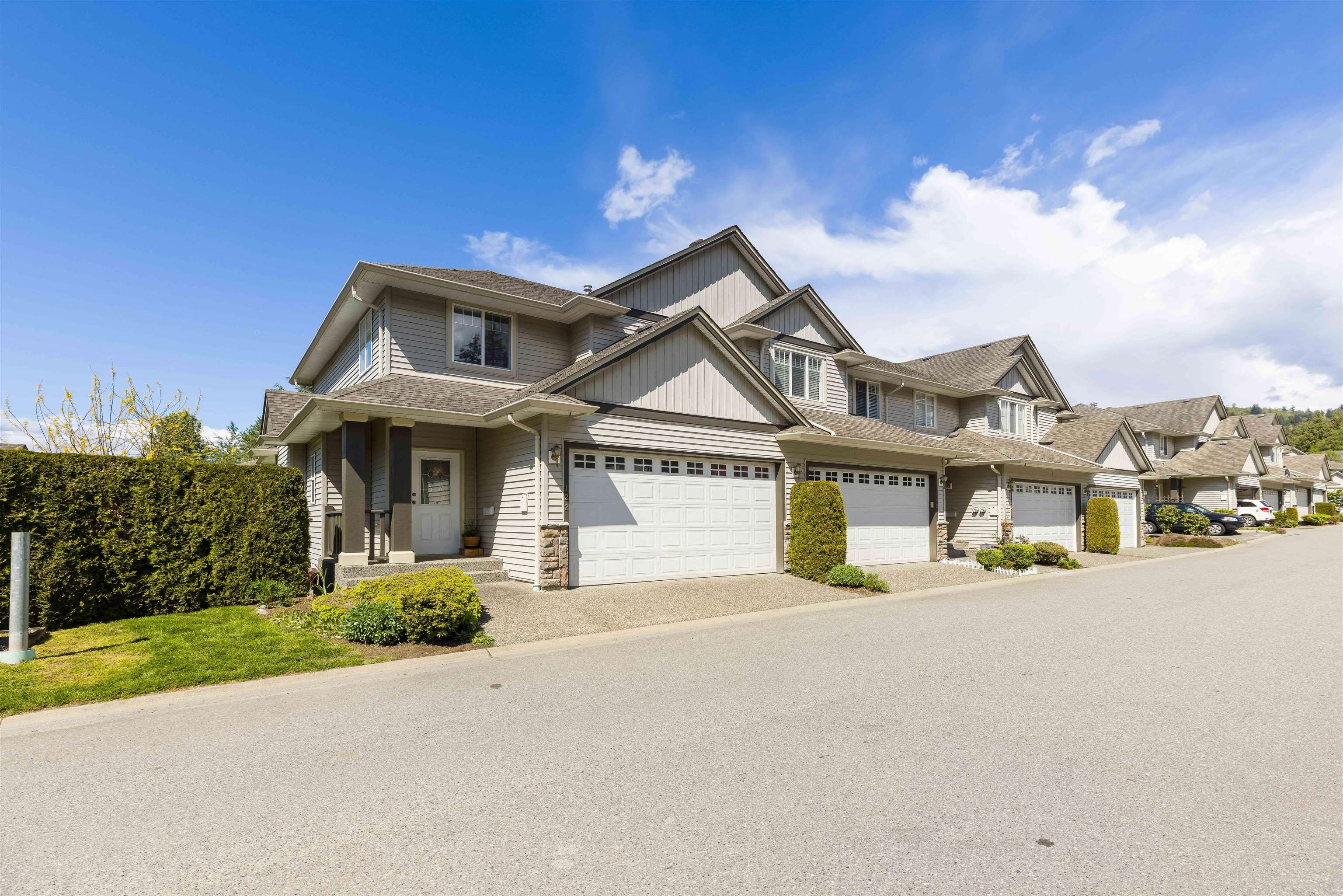 Main Photo: 122 46360 VALLEYVIEW Road in Sardis: Promontory Townhouse for sale : MLS®# R2780839
