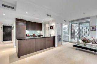 Photo 2: 803 1455 HOWE STREET in Vancouver: Yaletown Condo for sale (Vancouver West)  : MLS®# R2691538