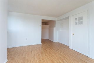 Photo 34: 681 Grenville Ave in Esquimalt: Es Esquimalt Half Duplex for sale : MLS®# 902427