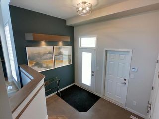 Photo 2: 25 Zimmerman Drive in Winnipeg: House for sale (1H)  : MLS®# 202121732