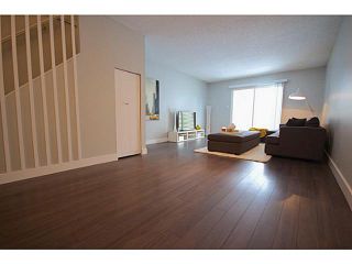 Photo 3: 24 11160 KINGSGROVE Avenue in Richmond: Ironwood Townhouse for sale in "Ceder Grove Estates" : MLS®# V1060705