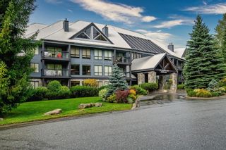 Photo 1: 302 4821 SPEARHEAD Drive in Whistler: Benchlands Condo for sale in "Benchlands" : MLS®# R2690216