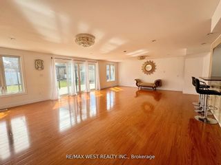 Photo 13: 26 Elmvale Crescent in Toronto: West Humber-Clairville House (2-Storey) for sale (Toronto W10)  : MLS®# W8247036