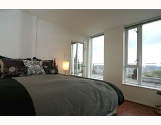 Photo 4: 2405 550 TAYLOR Street in Vancouver: Downtown VW Condo for sale in "THE TAYLOR" (Vancouver West)  : MLS®# V699646
