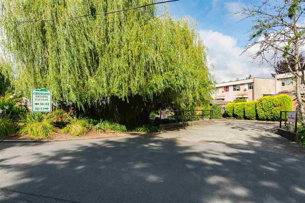 Main Photo: 34 27125 31A Avenue in Langley: Aldergrove Langley Townhouse for sale in "CREEKSIDE ESTATES" : MLS®# R2493868