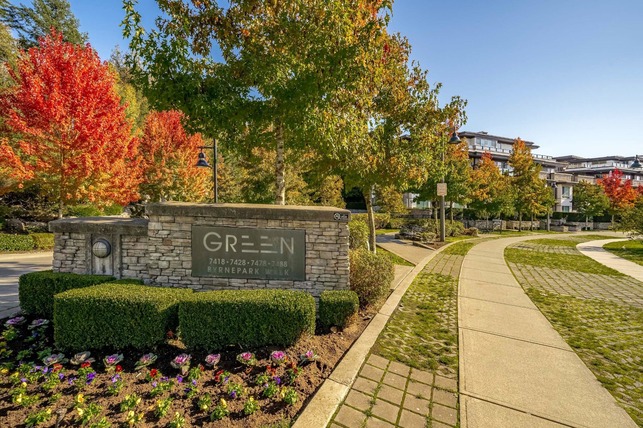 Main Photo: 302 7418 BYRNEPARK Walk in Burnaby: South Slope Condo for sale in "South Slope/Edmonds" (Burnaby South)  : MLS®# R2412356
