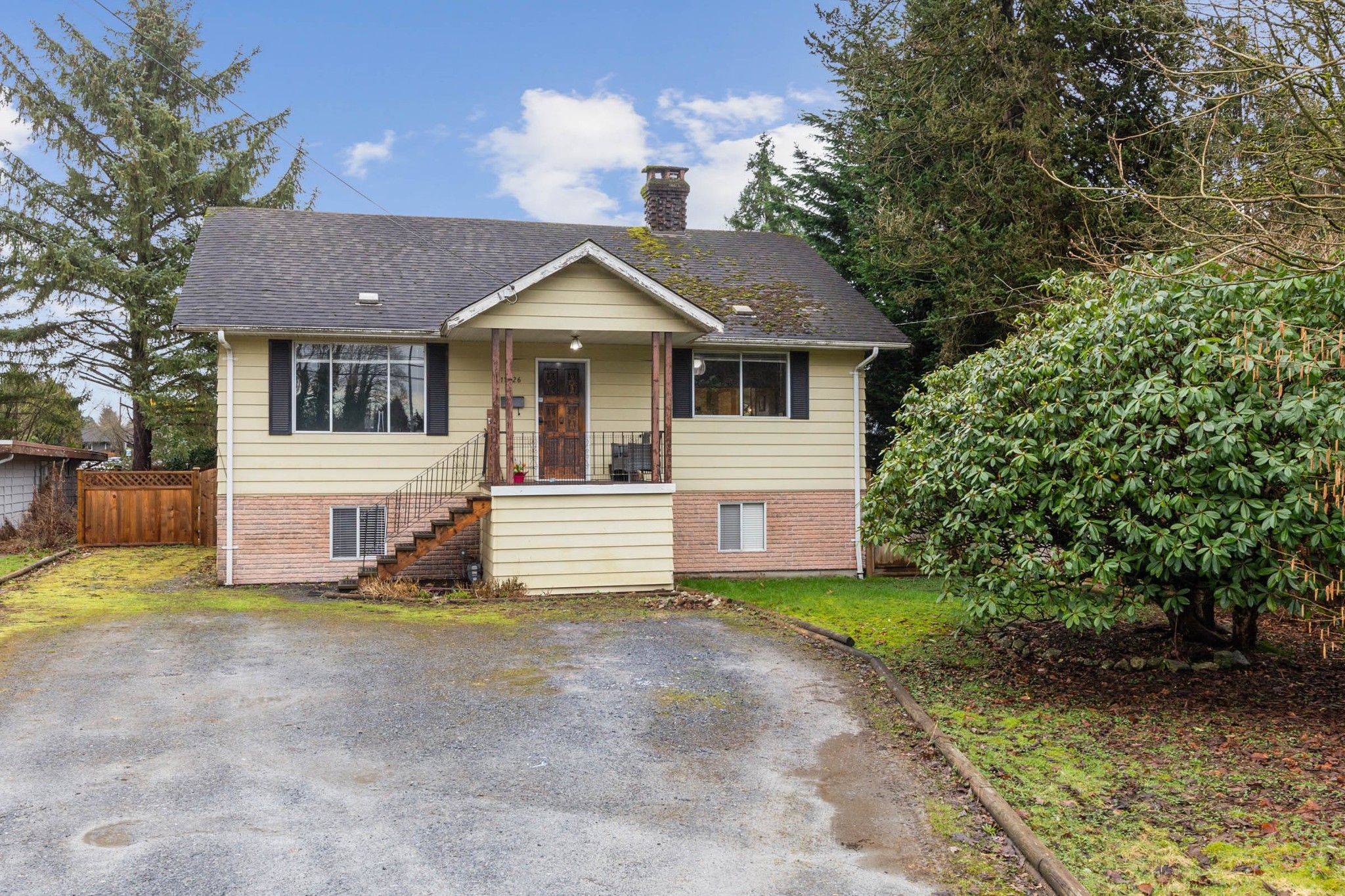 Main Photo: 11626 LAITY Street in Maple Ridge: West Central House for sale : MLS®# R2542496