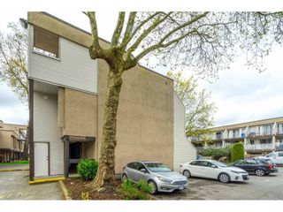 Photo 1: 96 17716 60 Avenue in Surrey: Cloverdale BC Condo for sale in "Clover Park Gardens" (Cloverdale)  : MLS®# R2684381