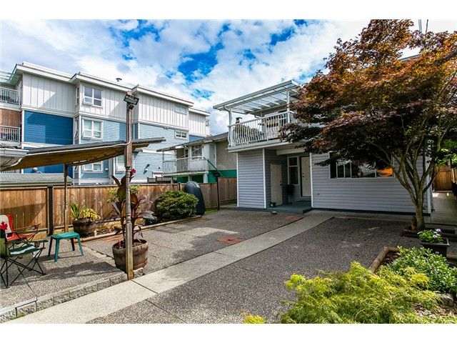Photo 2: Photos: 321 E 16TH Avenue in Vancouver: Mount Pleasant VE House for sale (Vancouver East)  : MLS®# V1023079