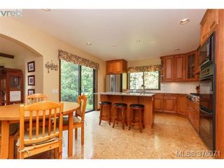 Photo 15: 686 Cromarty Ave in NORTH SAANICH: NS Ardmore House for sale (North Saanich)  : MLS®# 754969