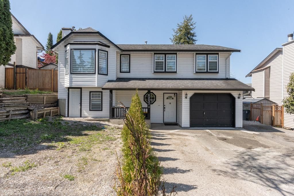 Main Photo: 6257 172 Street in Surrey: Cloverdale BC House for sale (Cloverdale)  : MLS®# R2873894