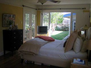 Photo 5: MISSION HILLS House for sale : 3 bedrooms : 4383 Trias in San Diego