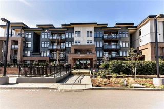 Photo 1: 312 20058 FRASER Highway in Langley: Langley City Condo for sale in "Varsity" : MLS®# R2142499
