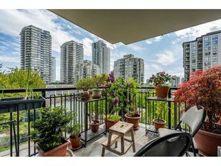 Photo 2: 207 813 AGNES Street in New Westminster: Downtown NW Condo for sale in "NEWS" : MLS®# R2454449
