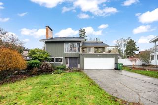 Photo 1: 10731 HOGARTH Drive in Richmond: Woodwards House for sale : MLS®# R2751846