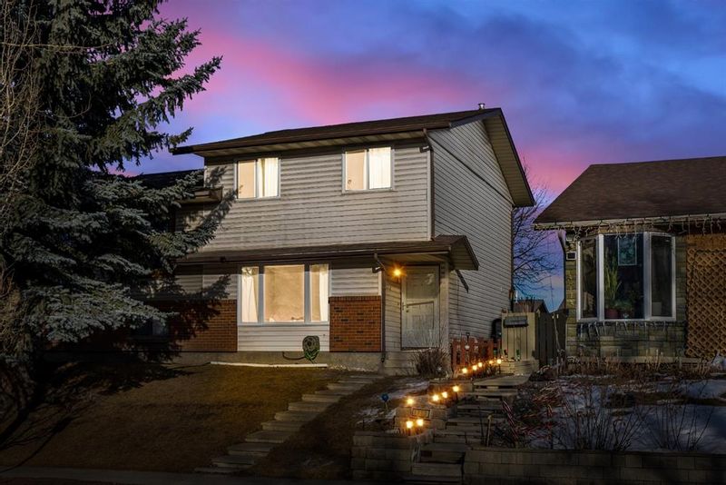 FEATURED LISTING: 3711 Cedarille Drive Southwest Calgary