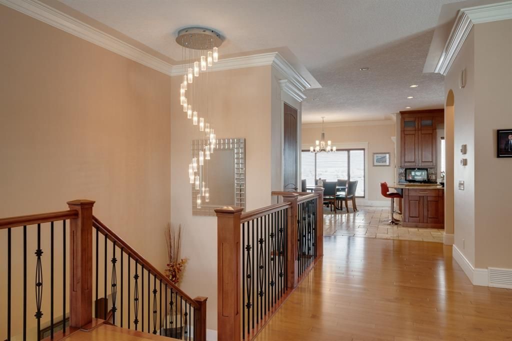 Photo 33: Photos: 225 SPRINGBLUFF Boulevard SW in Calgary: Springbank Hill Detached for sale : MLS®# A1068252