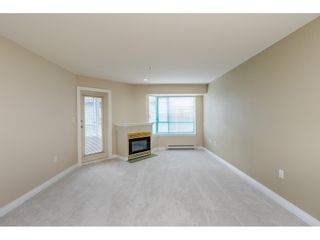 Photo 4: 205 1569 EVERALL Street: White Rock Condo for sale in "SEAWYND MANOR" (South Surrey White Rock)  : MLS®# R2413623