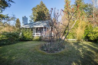 Photo 3: 2642 MCBRIDE Avenue in Surrey: Crescent Bch Ocean Pk. House for sale (South Surrey White Rock)  : MLS®# R2350175
