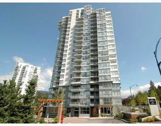 Photo 1: 902 295 GUILDFORD Way in Port_Moody: North Shore Pt Moody Condo for sale in "BENTELY" (Port Moody)  : MLS®# V677629