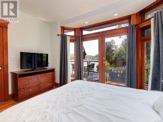 Photo 15: 4817 PROSPECT LAKE Rd in Saanich: House for sale : MLS®# 956557