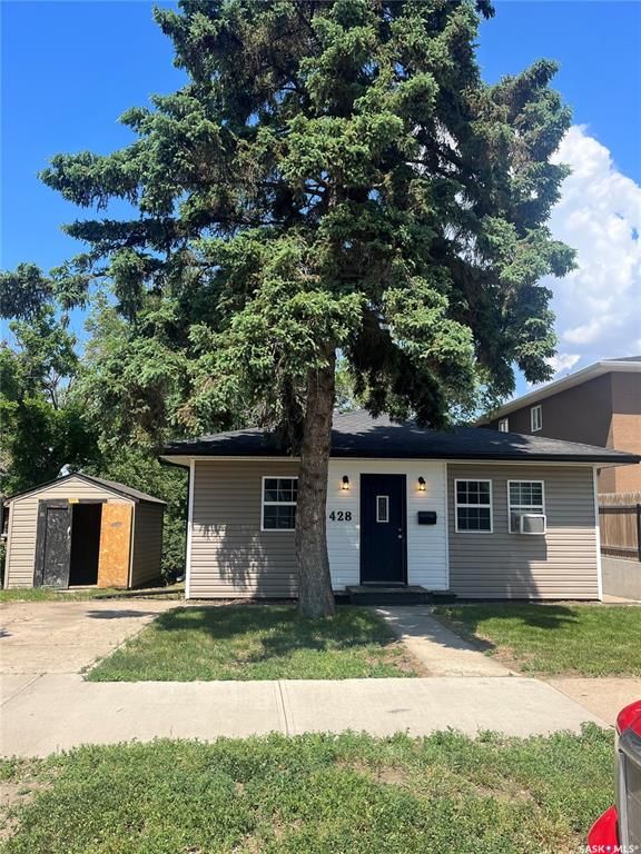 428  Home Street West, Moose Jaw