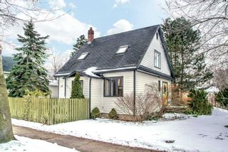 Photo 1: 270 Birch Street in Blue Mountains: Blue Mountain Resort Area House (1 1/2 Storey) for lease : MLS®# X4837552