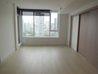 Photo 4: 2007 68 SMITHE Street in Vancouver: Downtown VW Condo for sale in "ONE PACIFIC" (Vancouver West)  : MLS®# R2372618