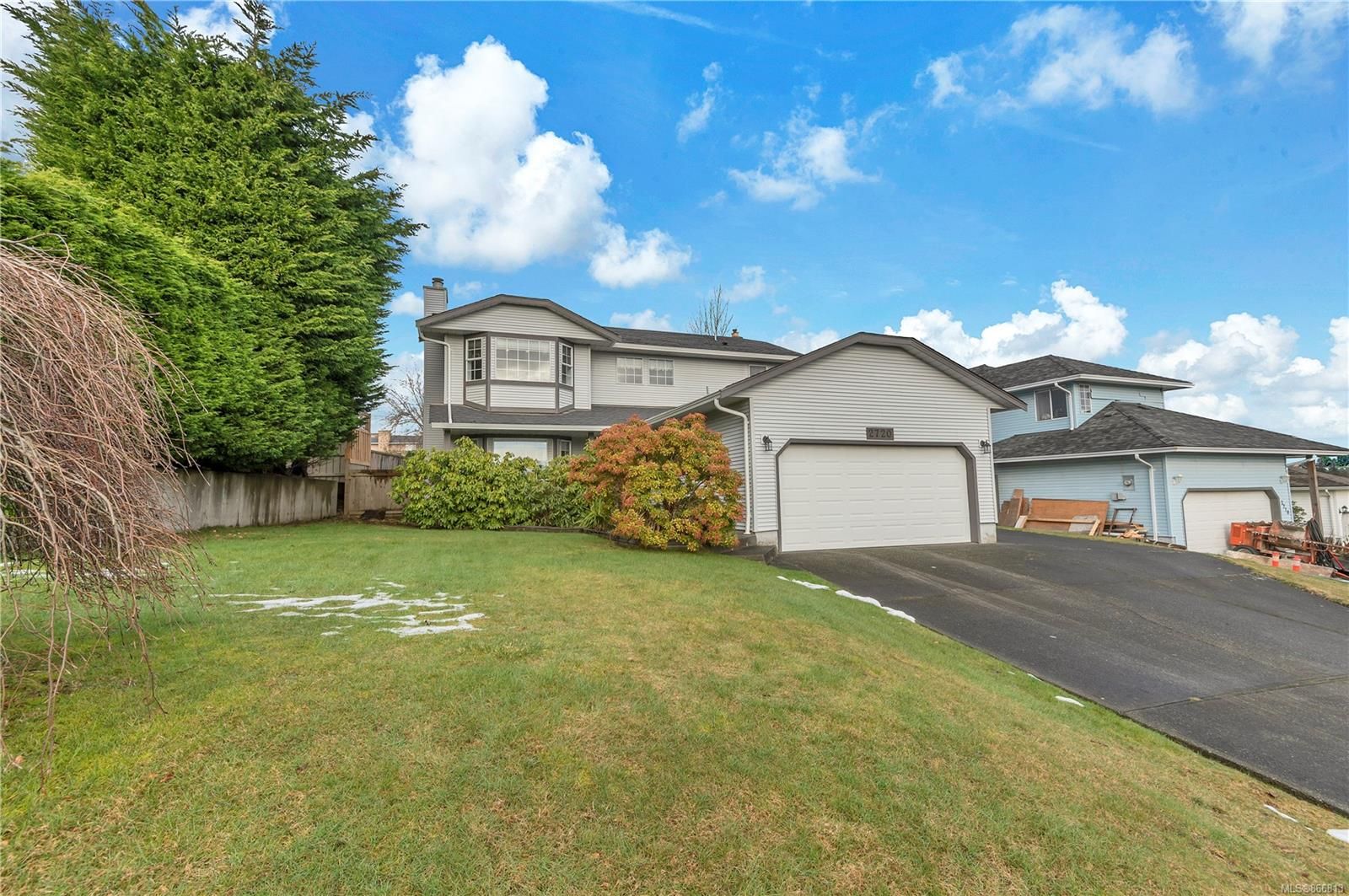 Main Photo: 2720 Keats Ave in Campbell River: CR Willow Point House for sale : MLS®# 866813