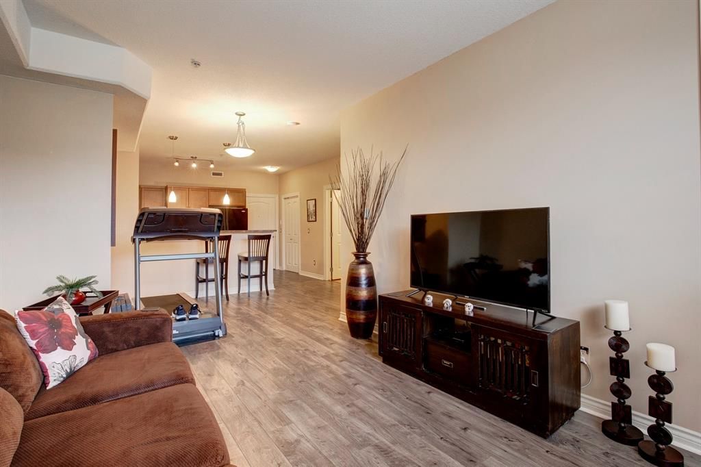 Photo 6: Photos: 324 26 Val Gardena View SW in Calgary: Springbank Hill Apartment for sale : MLS®# A1178799