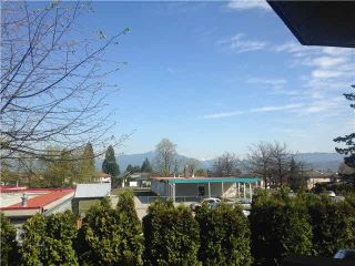 Photo 5: 213 6939 GILLEY Avenue in Burnaby: Highgate Condo for sale in "VENTURA PLACE" (Burnaby South)  : MLS®# V1128226