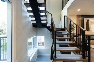 Photo 3: 467 Beaverbrook Street in Winnipeg: River Heights Residential for sale (1C)  : MLS®# 202300721