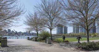 Photo 5: TH101 1383 MARINASIDE CRESCENT in Vancouver: Yaletown Townhouse for sale (Vancouver West)  : MLS®# R2260171