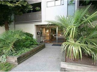 Photo 1: 204 423 AGNES Street in New Westminster: Downtown NW Condo for sale in "THE RIDGEVIEW" : MLS®# V1072443