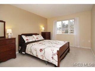 Photo 9: 202 290 Island Hwy in VICTORIA: VR View Royal Condo for sale (View Royal)  : MLS®# 519990
