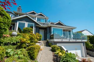 Photo 3: 4046 ST. PAULS Avenue in North Vancouver: Upper Lonsdale House for sale : MLS®# R2814093