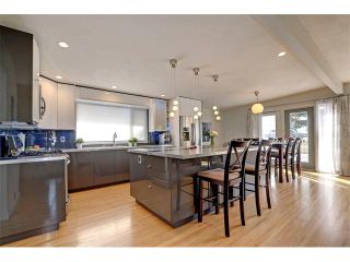 Photo 3: 5312 37 Street SW in Calgary: Lakeview House for sale : MLS®# C4107241