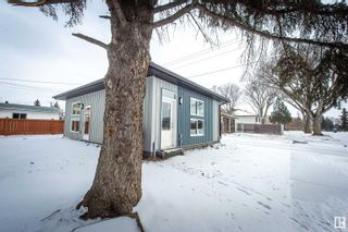 Photo 3: 7808 98A Avenue in Edmonton: Zone 19 House Half Duplex for sale : MLS®# E4378824