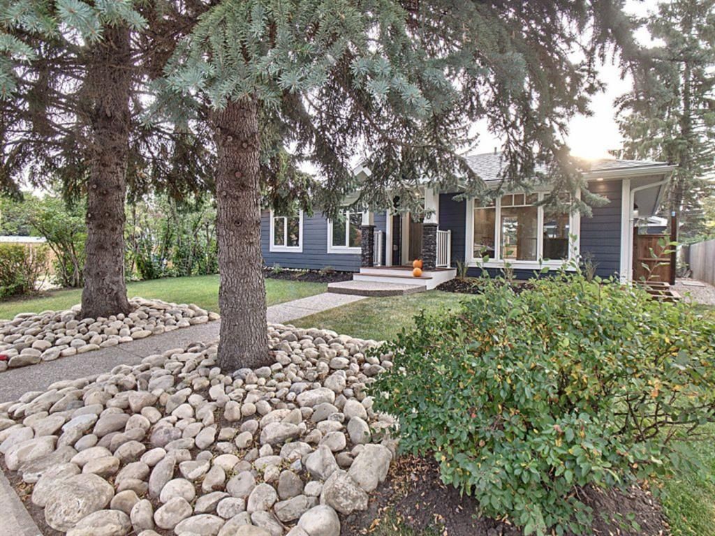 Photo 1: Photos: 30 Westwood Drive SW in Calgary: Westgate Detached for sale : MLS®# A1039725