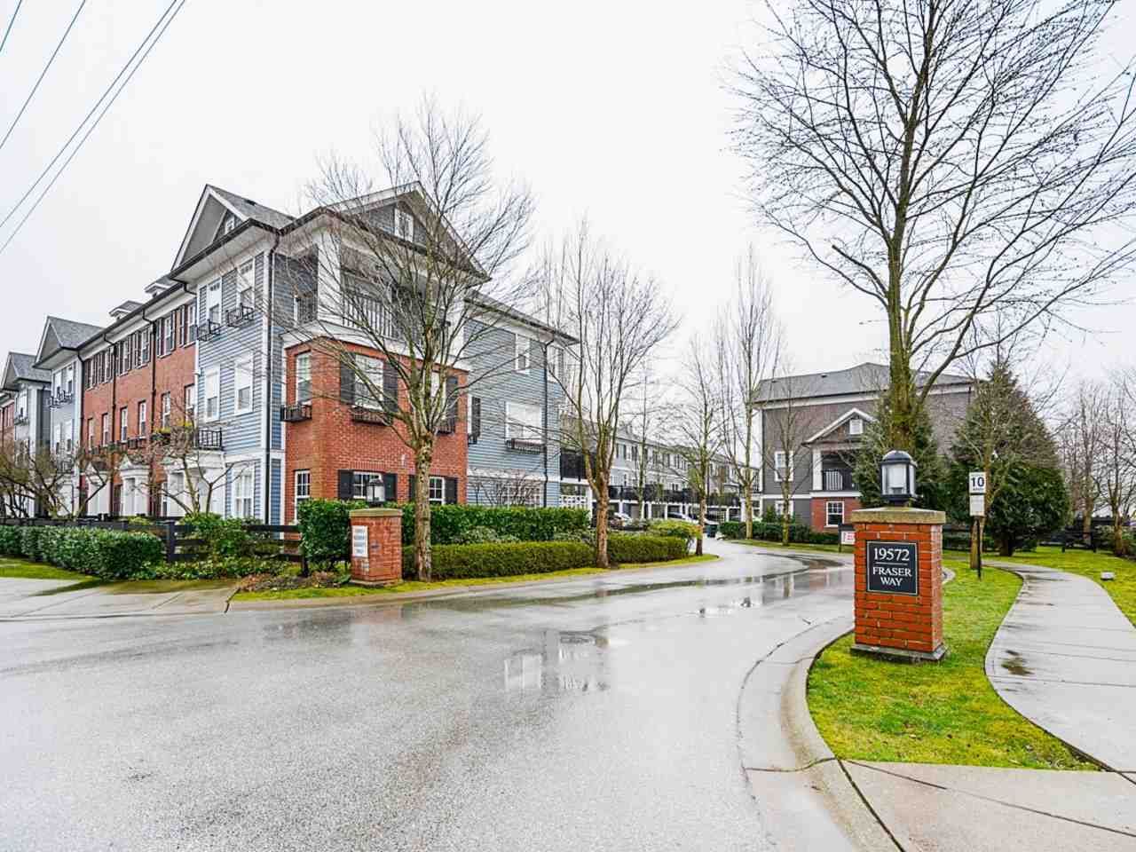 Main Photo: 30 19572 FRASER WAY in Pitt Meadows: South Meadows Townhouse for sale : MLS®# R2540843