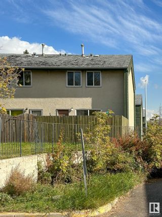 Photo 2: 750 ABBOTTSFIELD Road in Edmonton: Zone 23 Townhouse for sale : MLS®# E4370717