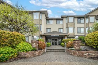 Photo 1: 304 33401 MAYFAIR Avenue in Abbotsford: Central Abbotsford Condo for sale in "MAYFAIR GARDENS" : MLS®# R2875255