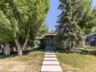 Photo 1: 36 PUMP HILL Mews SW in Calgary: Pump Hill House for sale : MLS®# C4128756