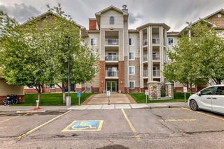 Main Photo: 207 16 Country Village Bay NE in Calgary: Country Hills Village Apartment for sale : MLS®# A2135088