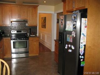 Photo 4: 1737 Kings Rd in VICTORIA: Vi Jubilee House for sale (Victoria)  : MLS®# 713435