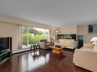 Photo 9: 3565 CHRISDALE Avenue in Burnaby: Government Road House for sale (Burnaby North)  : MLS®# R2467805