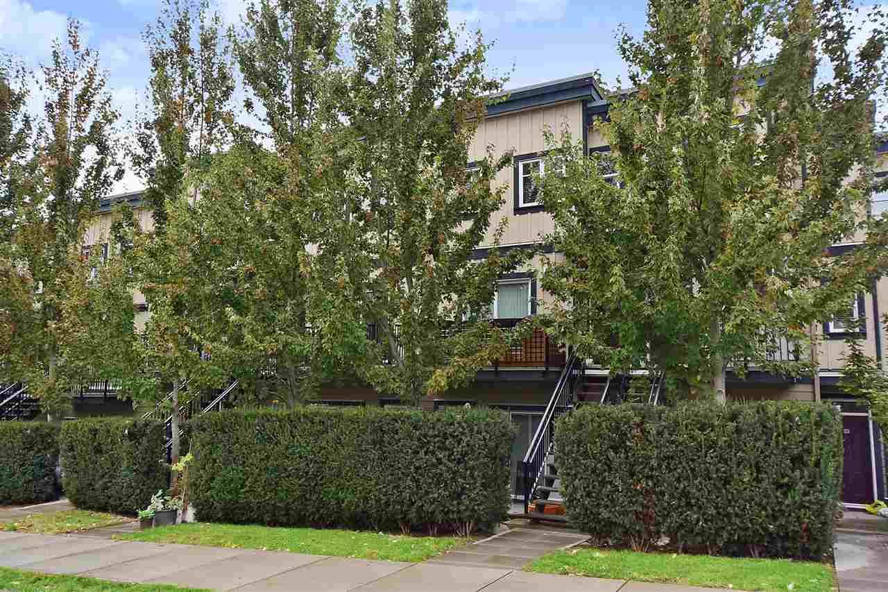 Main Photo: 209 2273 TRIUMPH Street in Vancouver: Hastings Townhouse for sale in "Triumph" (Vancouver East)  : MLS®# R2412487