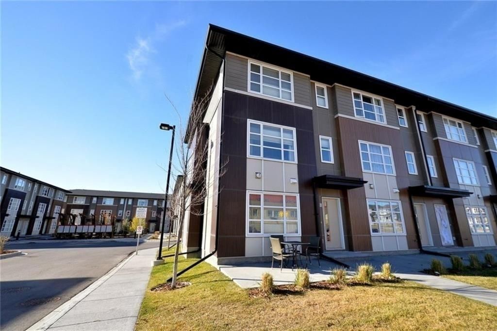Main Photo: 733 Evanston Drive NW in Calgary: Evanston Row/Townhouse for sale : MLS®# A1184853