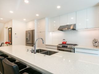 Photo 5: 708 MILLYARD in Vancouver: False Creek Townhouse for sale (Vancouver West)  : MLS®# R2271003