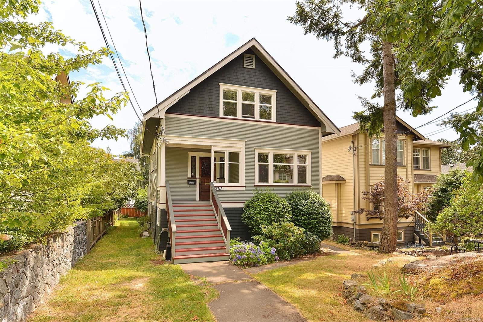 Main Photo: 2715 Mt. Stephen Ave in Victoria: Vi Oaklands House for sale : MLS®# 912430